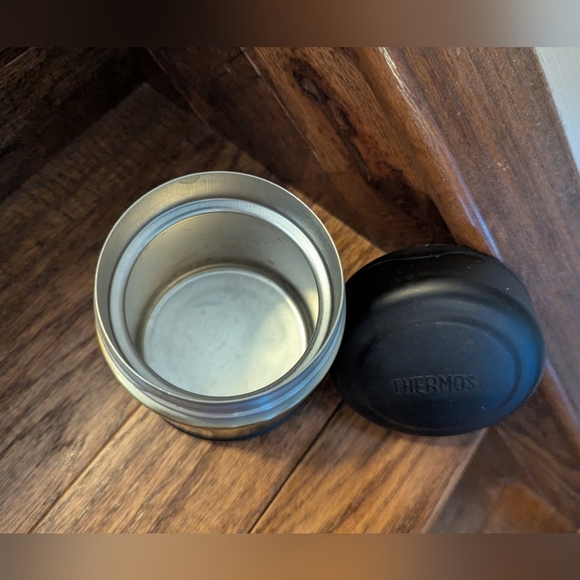 Thermos 10-Ounce FUNtainer Star Wars Classic Food Jar, C-3PO - Picture 3 of 10